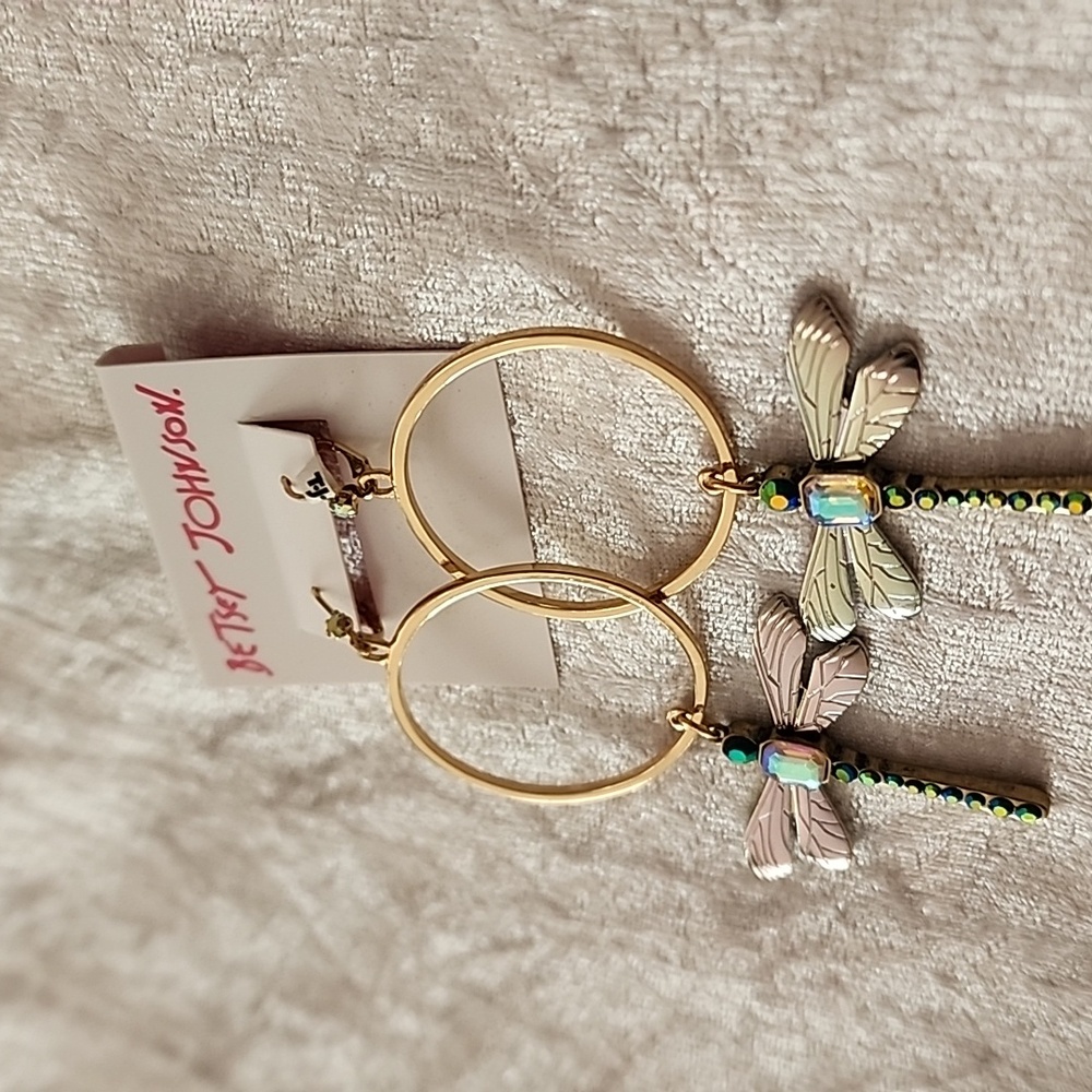 ✨️NWT DRAGONFLY STUNNING BETSEY JOHNSON STATEMENT EARRINGS✨️ - Picture 7 of 8